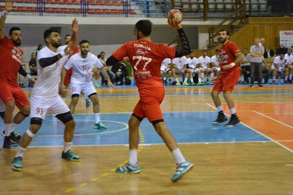 من مباراة تونس والبحرين 