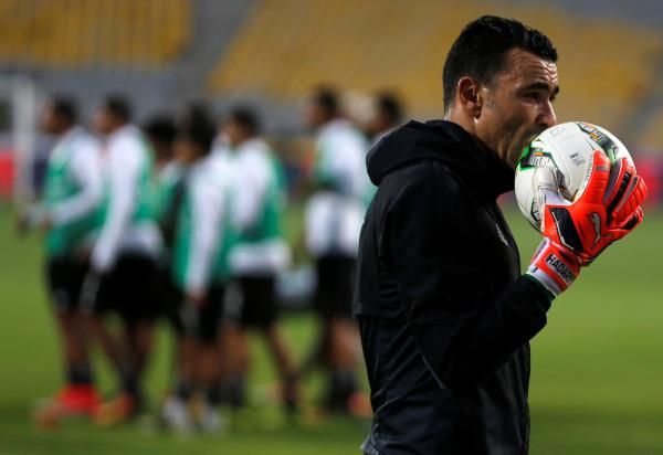 عصام الحضري