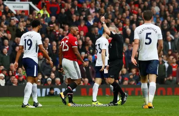 ?i=reuters%2f2017-10-28%2f2017-10-28t130644z_1585714596_rc1fd71daee0_rtrmadp_3_soccer-england-mun-tot_reuters