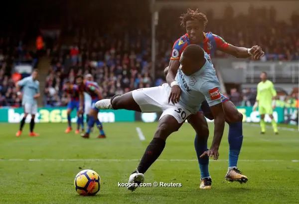?i=reuters%2f2017-10-28%2f2017-10-28t155251z_684186785_rc141fd77de0_rtrmadp_3_soccer-england-cry-whu_reuters
