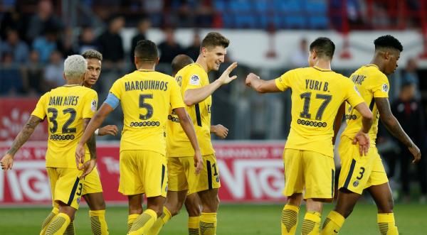 لاعبو باريس سان جيرمان