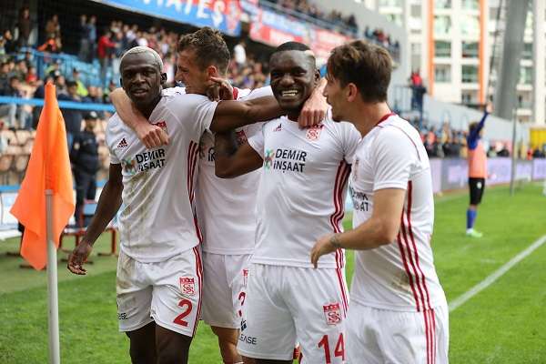 لاعبو سيفاس سبور