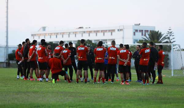 لاعبو الأهلي