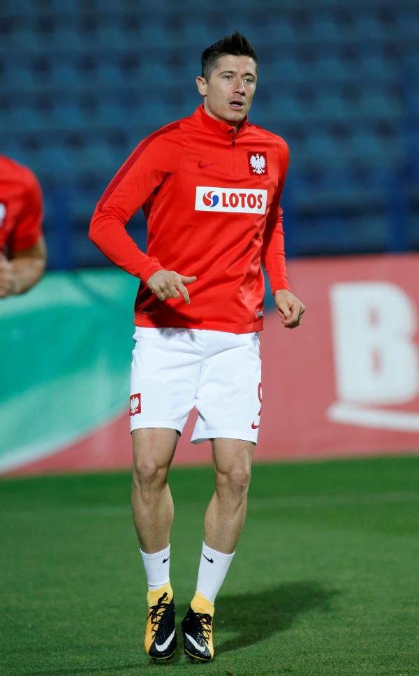 الإصابة تبعد ليفاندوفسكي