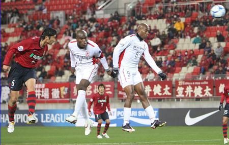 لاعب الوسط كوجي ناكاتا عند إحرازه الهدف الوحيد لفريقه كاشيما