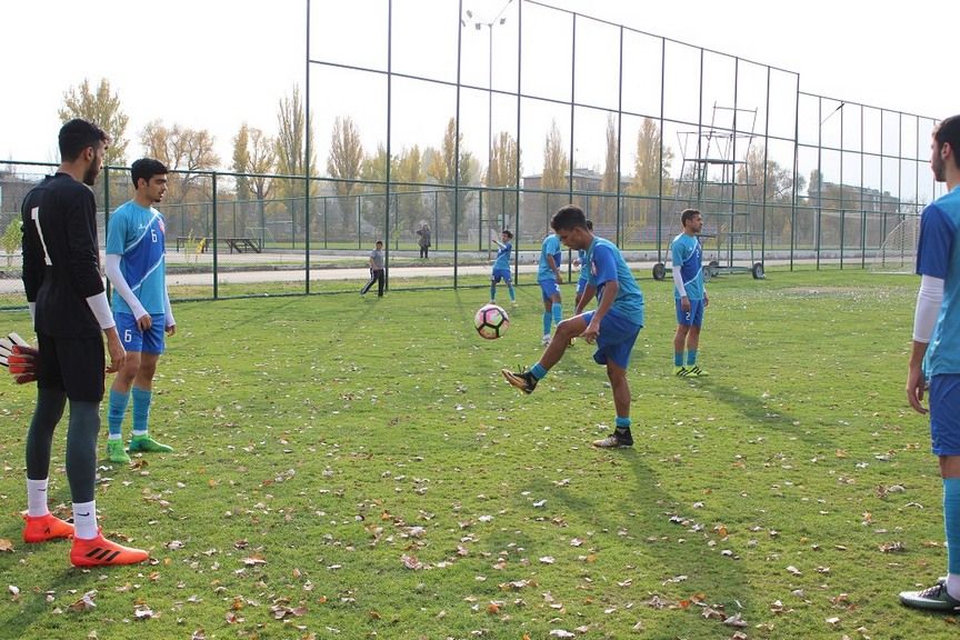 جانب من تدريبات منتخب الشباب