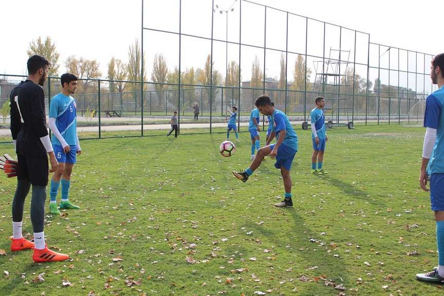 جانب من تدريبات منتخب الشباب