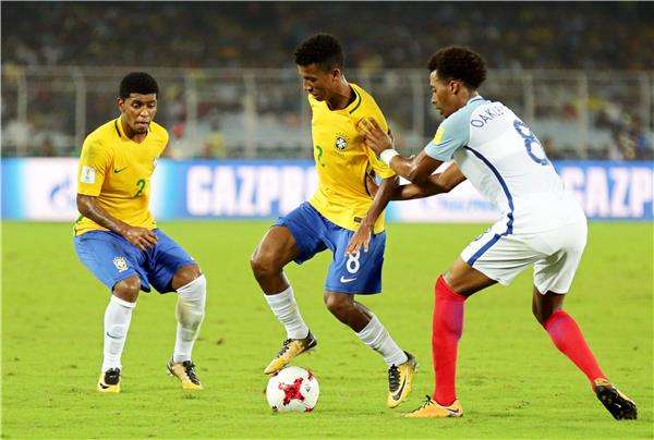 إنجلترا والبرازيل تقابلا في نصف النهائي