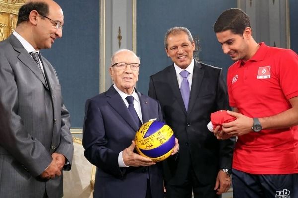 من استقبال السبسي لأبطال إفريقيا للكرة الطائرة