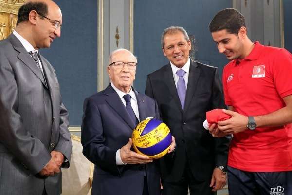 من استقبال السبسي لأبطال إفريقيا للكرة الطائرة