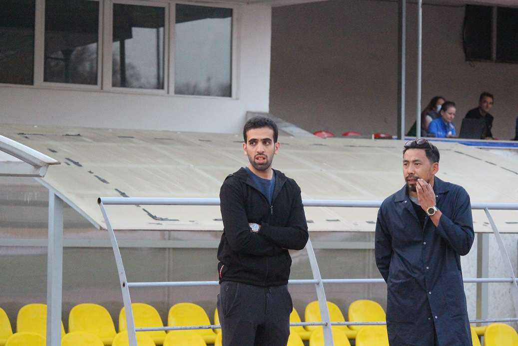 الشيخ خالد بن سلمان خلال متابعته التدريب