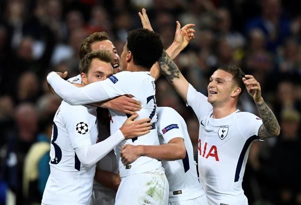 فرحة لاعبي توتنهام