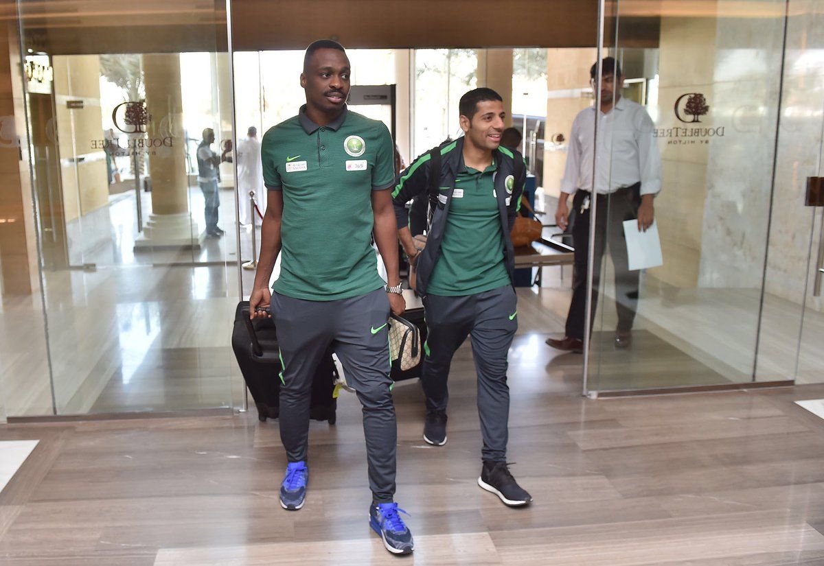 من مغادرة بعثة المنتخب السعودي