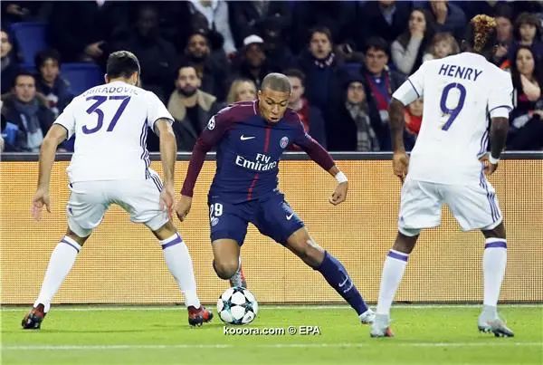 ?i=epa%2fsoccer%2f2017-10%2f2017-10-31%2f2017-10-31-06300528_epa