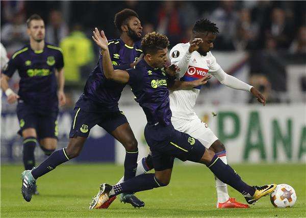 ليون وإيفرتون