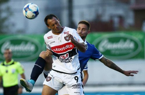 من لقاء تشاكاريتا وخيمناسيا لابلاتا