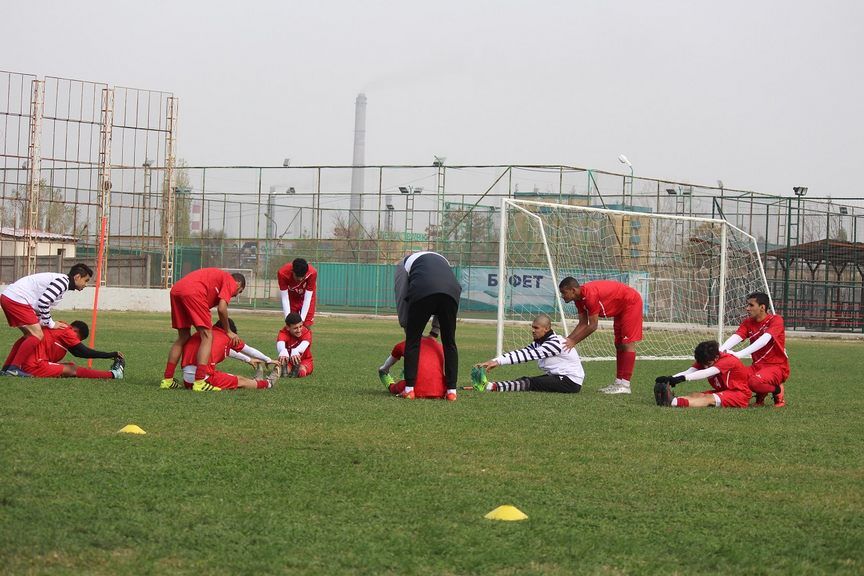 جانب من تدريبات منتخب البحرين