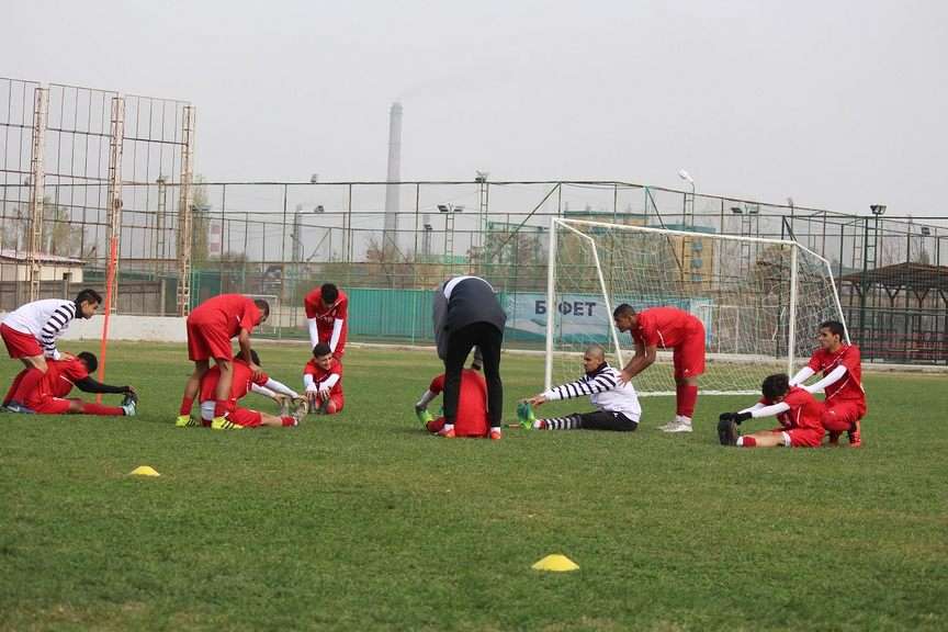 جانب من تدريبات منتخب البحرين