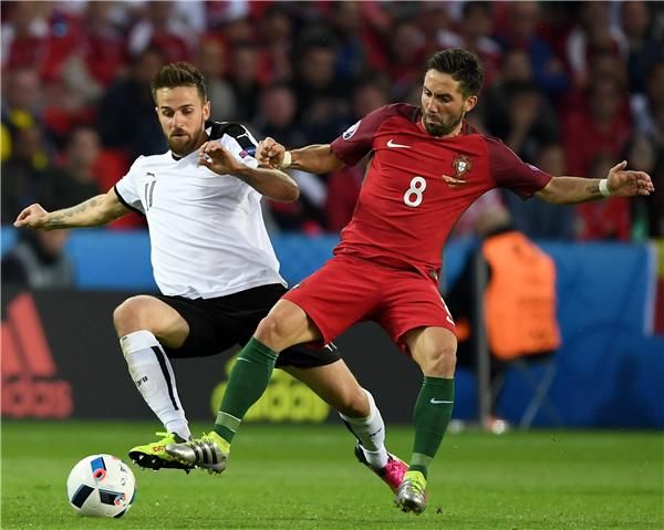 هارنيك بقميص النمسا