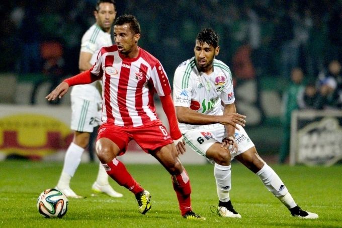 من مباراة سابقة بين شباب أطلس خنيفرة والرجاء البيضاوي