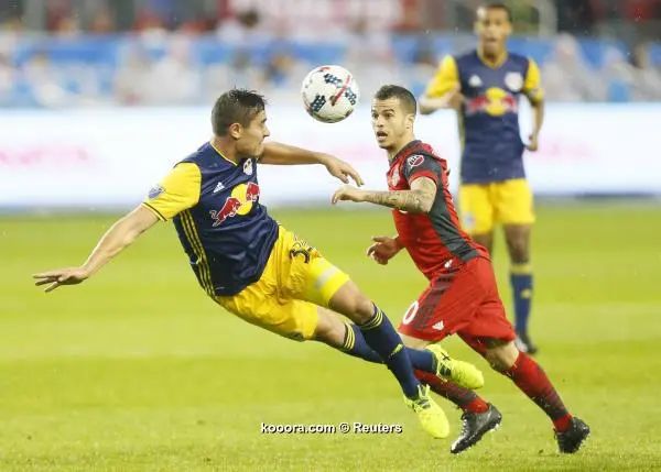 ?i=reuters%2f2017-11-05%2f2017-11-05t234335z_990322596_nocid_rtrmadp_3_mls-eastern-conference-semifinal-new-york-red-bulls-at-toronto-fc_reuters