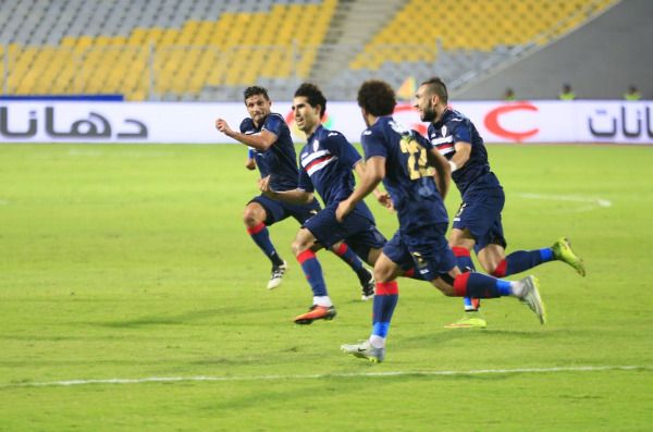 أحمد مدبولي مع لاعبي الزمالك