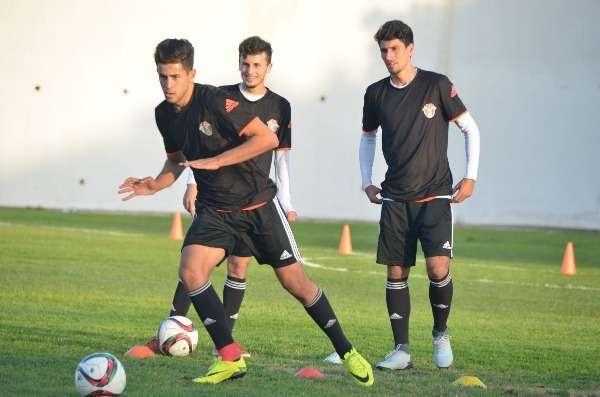 جانب من التدريبات