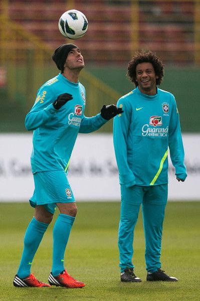 كاكا ومارسيلو في تدريبات البرازيل