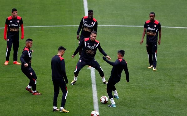 لاعبو بيرو - أرشيفية