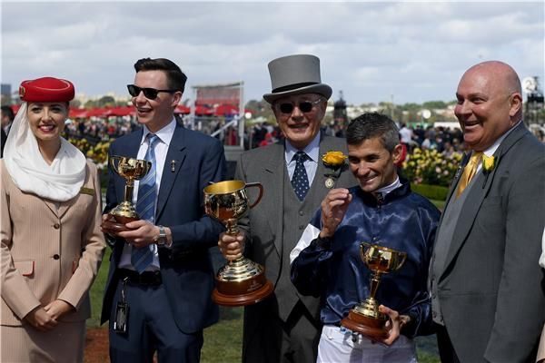 جانب من التتويج