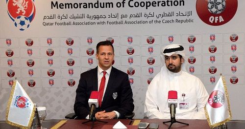 جانب من توقيع الاتفاقية