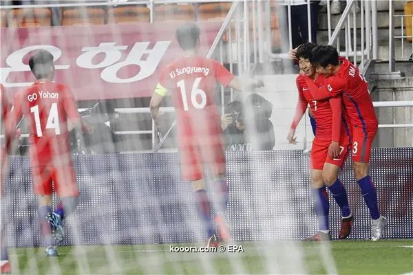 ?i=epa%2fsoccer%2f2017-11%2f2017-11-10%2f2017-11-10-06320247_epa