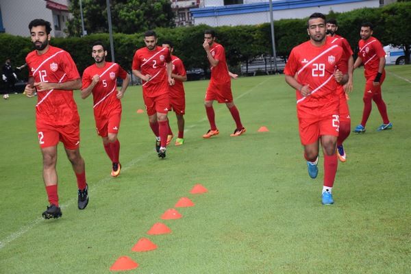 جانب من تدريبات منتخب البحرين