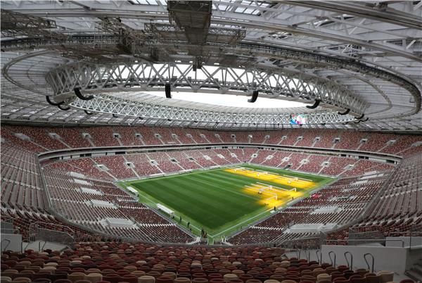 ملعب "لوجنيكي"