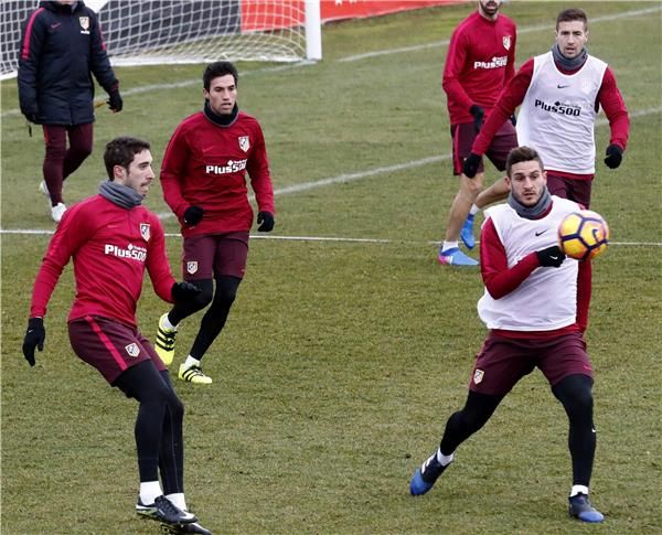 فرساليكو مع لاعبي فريقه