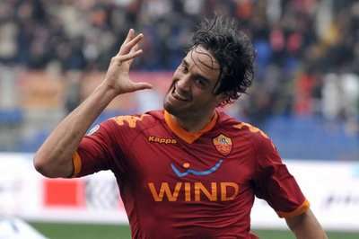 مهاجم نادي روما الإيطالي لوكا توني