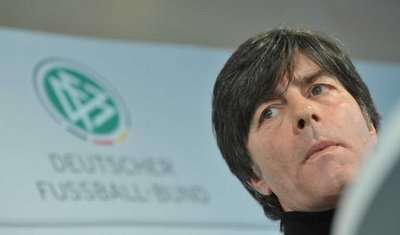 لوف أثناء المؤتمر الصحفي