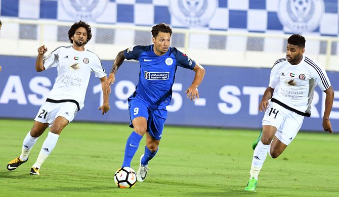 جانب من لقاء سابق بين النصر والجزيرة