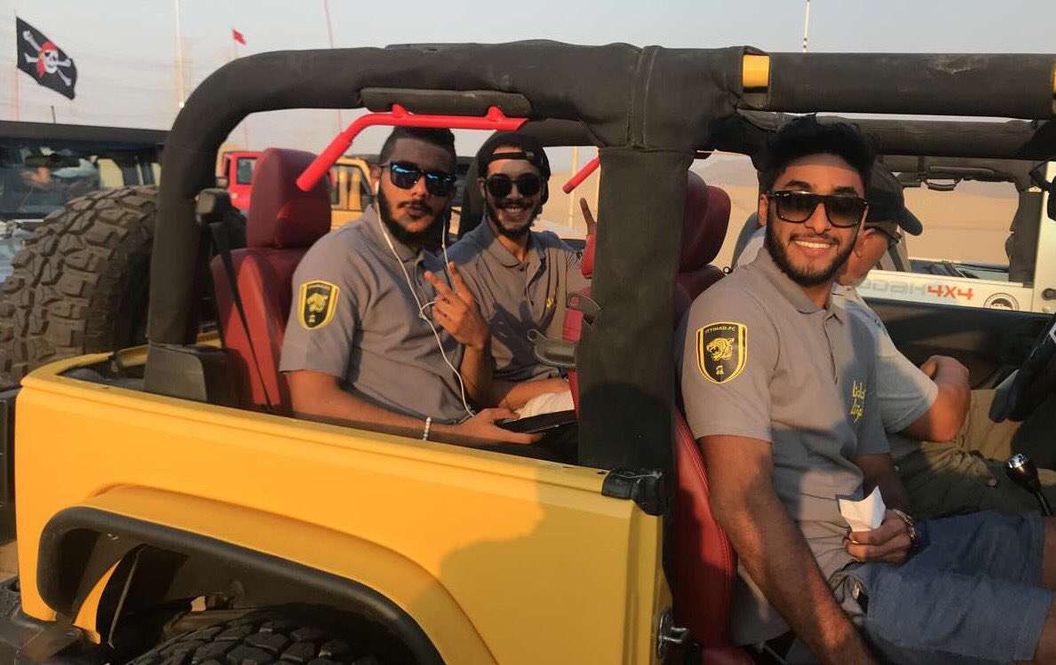 لاعبو اتحاد جدة خلال الرحلة