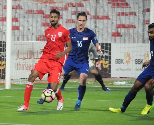 جانب من لقاء الذهاب بين البحرين وسنغافورة