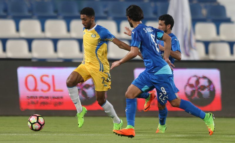 لقطة من مباراة سابقة بين الفريقين