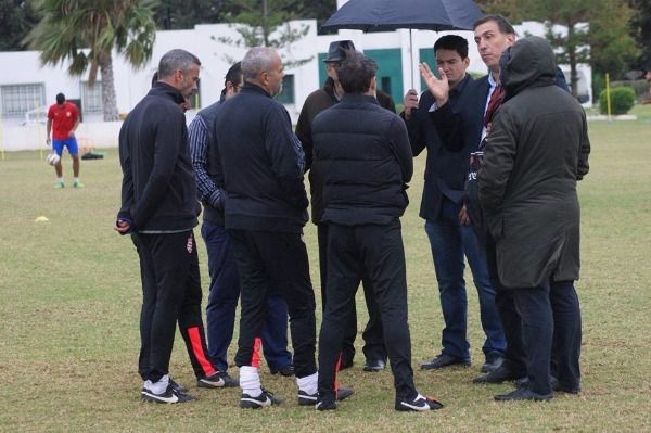 جانب من لقاء الهيئة التسييرية للإفريقي مع سيموني