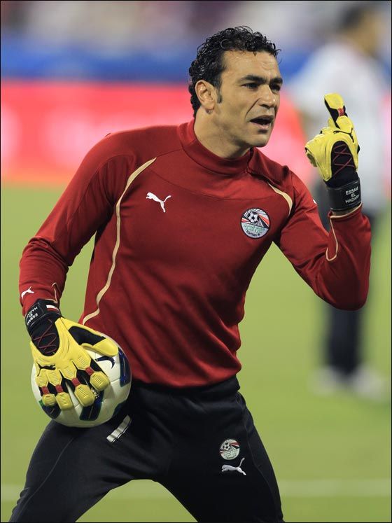 عصام الحضري