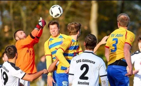 عمر يونس في إحدى مباريات فريقه الألماني