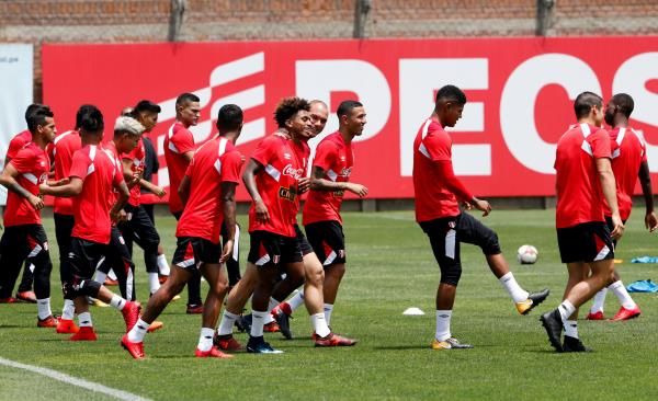 منتخب بيرو