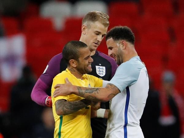 داني ألفيس ووالكر