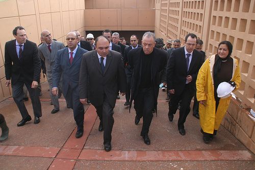 الوزير يغادر الملعب