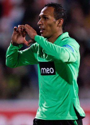 ليدسون يحتفل بعد تسجيله 4 أهداف