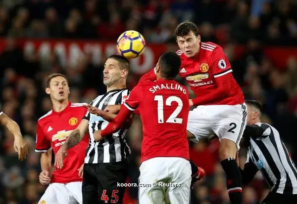 ?i=reuters%2f2017-11-18%2f2017-11-18t191646z_613671930_rc19f775b1e0_rtrmadp_3_soccer-england-mun-new_reuters