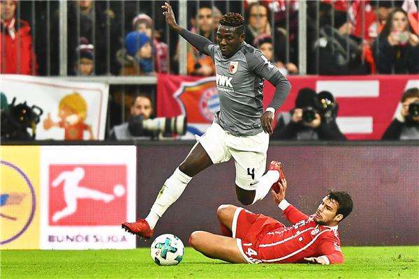 من لقاء بايرن ميونخ وأوجسبورج 